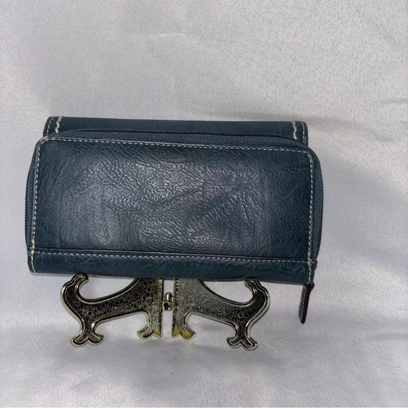 b.o.c. Born Concepts Women's Amherst Deluxe Wallet Teal with Buckle - Picture 3 of 8